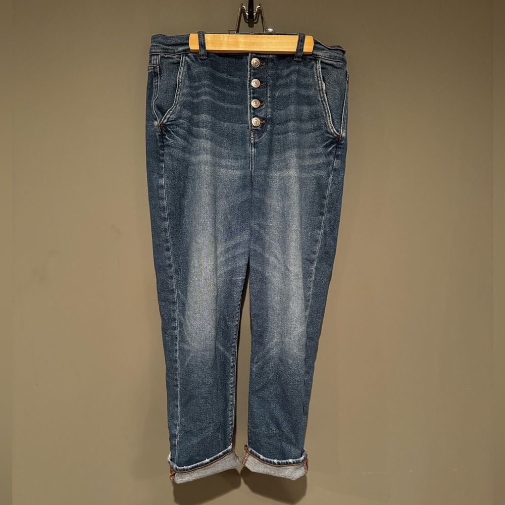 American Eagle Stretch Mom Jean